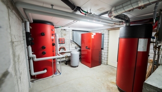 La pompe à chaleur air-eau produit de la chaleur pour le chauffage sans énergies fossiles (Langendorf, SO).