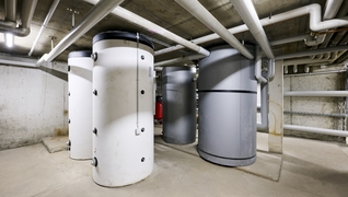 Cooperativa immobiliare di Fiesch (VS): «La vecchia caldaia a gasolio aveva fatto il suo tempo». Sostituendo il riscaldamento a combustibili fossili con una pompa di calore.